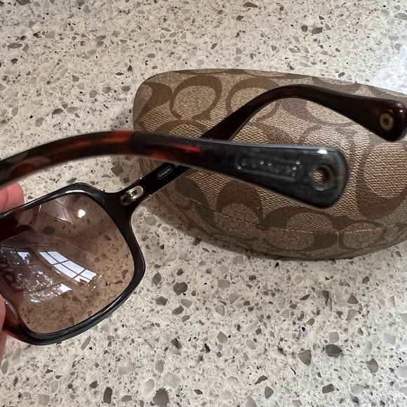 Authentic Vintage Coach Sophia Sunglasses with case tortoiseshell - Picture 2 of 4